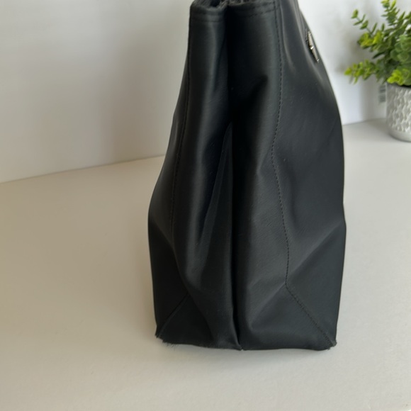 Elegant Black Tote Bag - Picture 7 of 17
